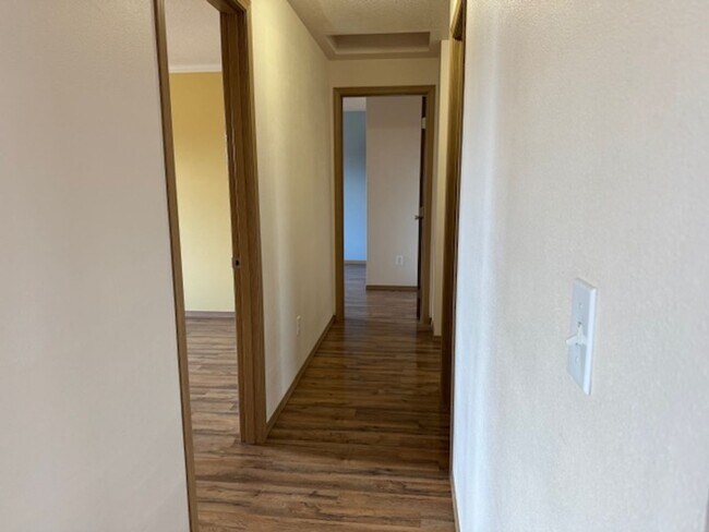 Building Photo - Amazing sunsets just minutes from Bend/Sisters