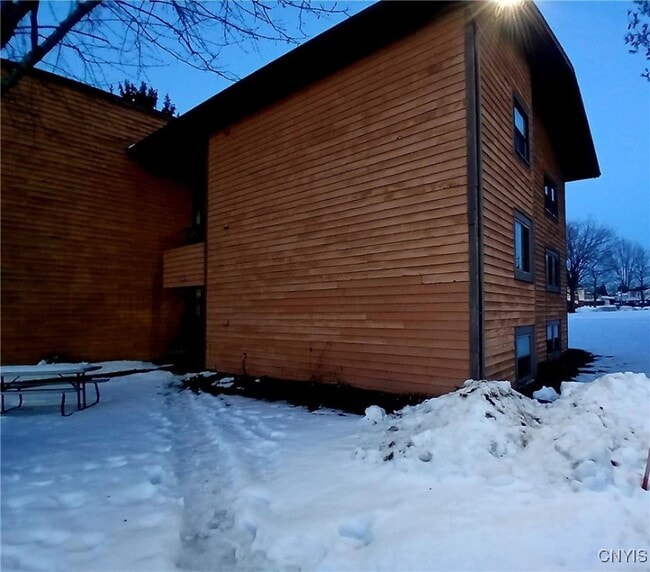 Building Photo - 494 Idlewood Blvd