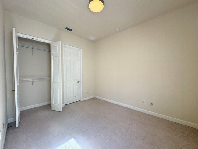 Building Photo - 7750 Linkside Loop