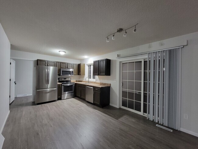 Building Photo - 92 Guideboard Rd