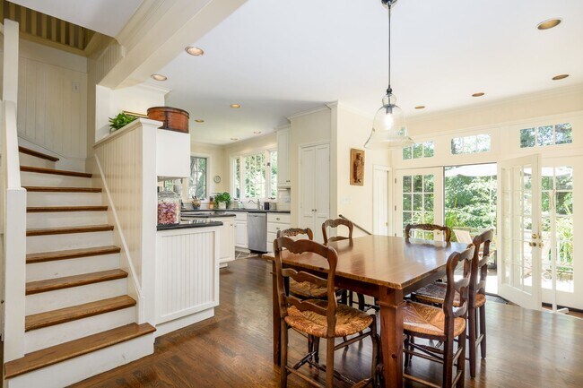 Building Photo - Vintage Craftsman Atherton Estate with Mod...