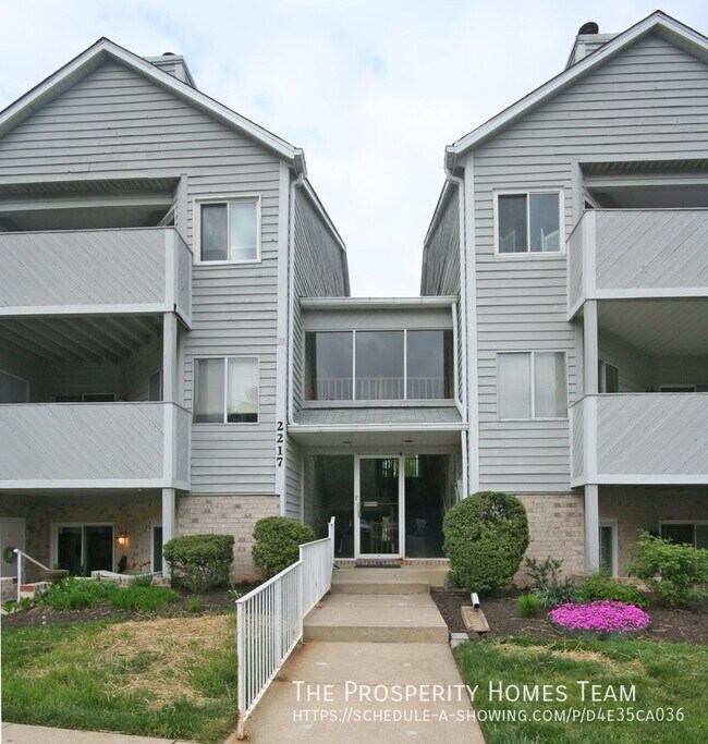 Building Photo - 2217 Lowells Glen Rd