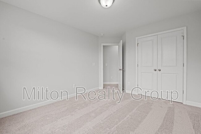 Building Photo - 45 Village Edge Dr