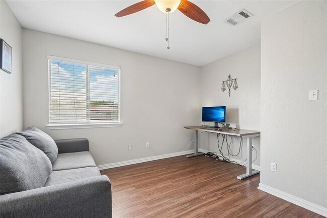 Building Photo - 1110 Brashear Ln