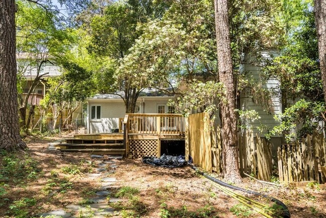 Building Photo - 1243 Spring Valley Ln NE
