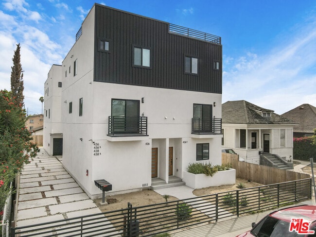 Building Photo - 438 E 28th St