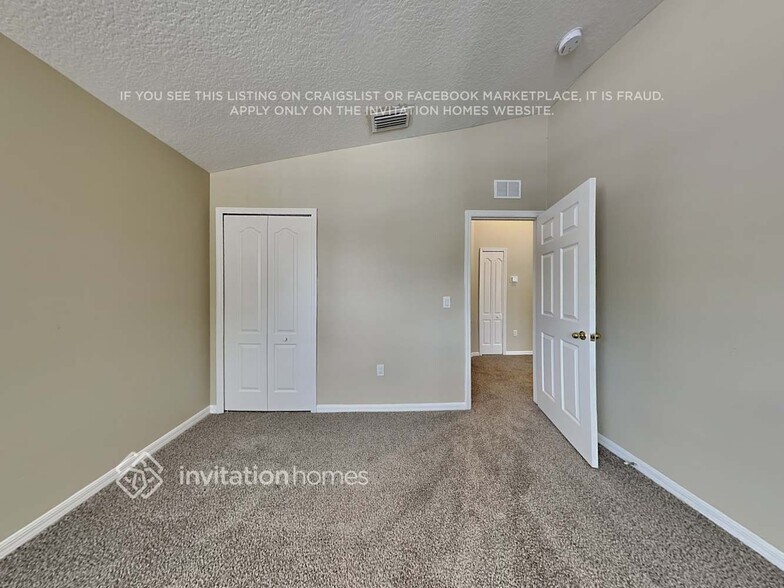 Building Photo - 8525 Quarter Horse Dr