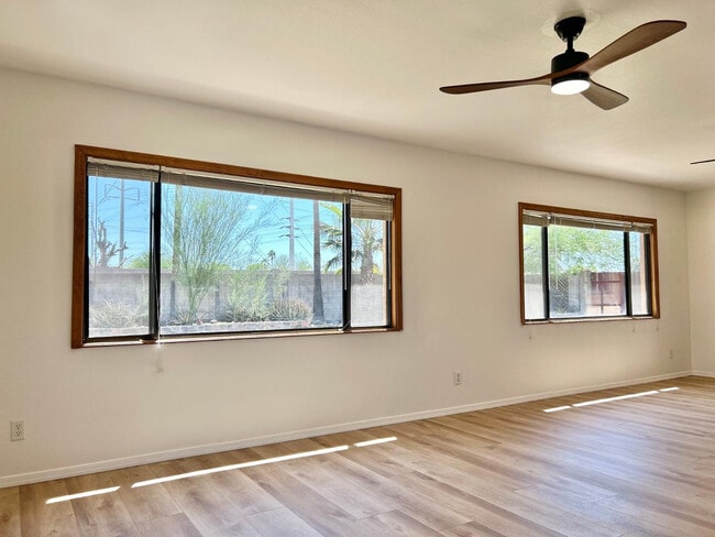 Building Photo - 6607 E Sheridan St