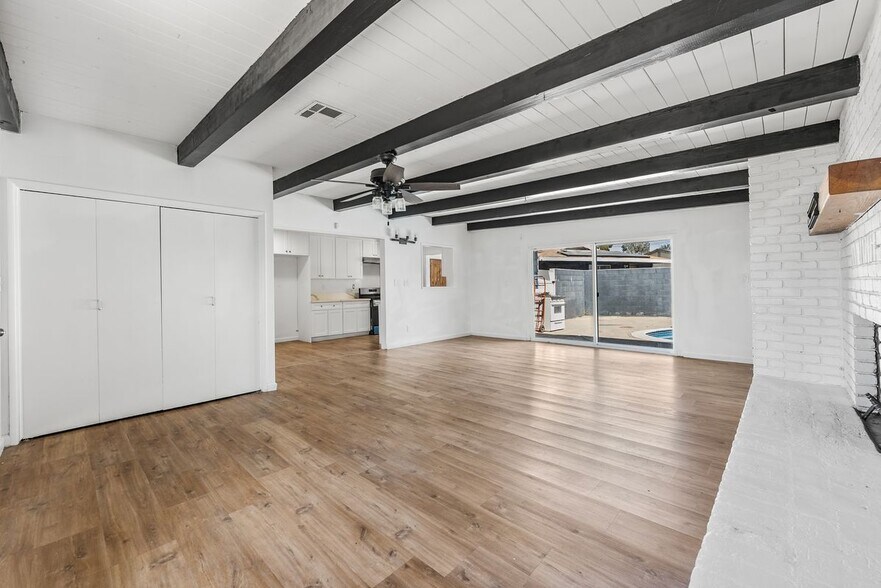 Building Photo - 442 Lightcap St