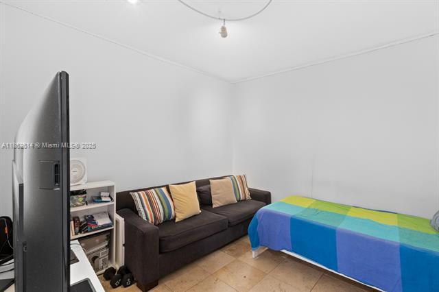 Building Photo - 161 Crandon Blvd