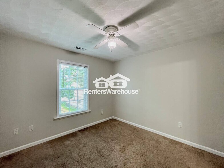 Building Photo - 1013 Cascade Blvd