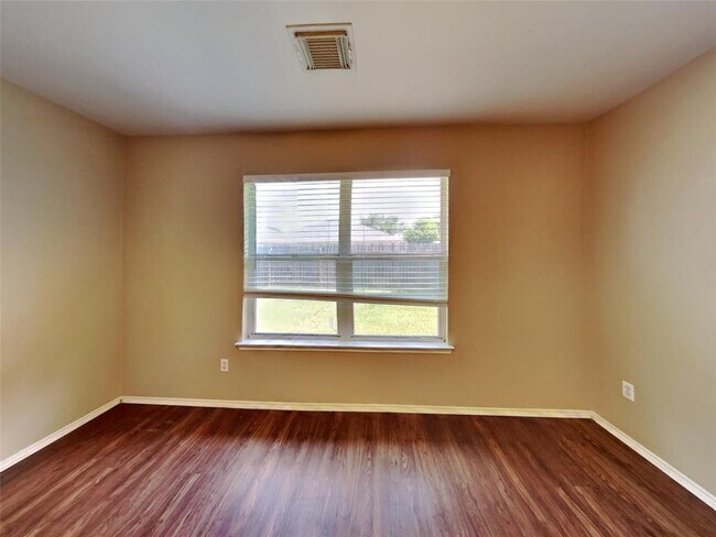 Building Photo - 631 Gateship Dr