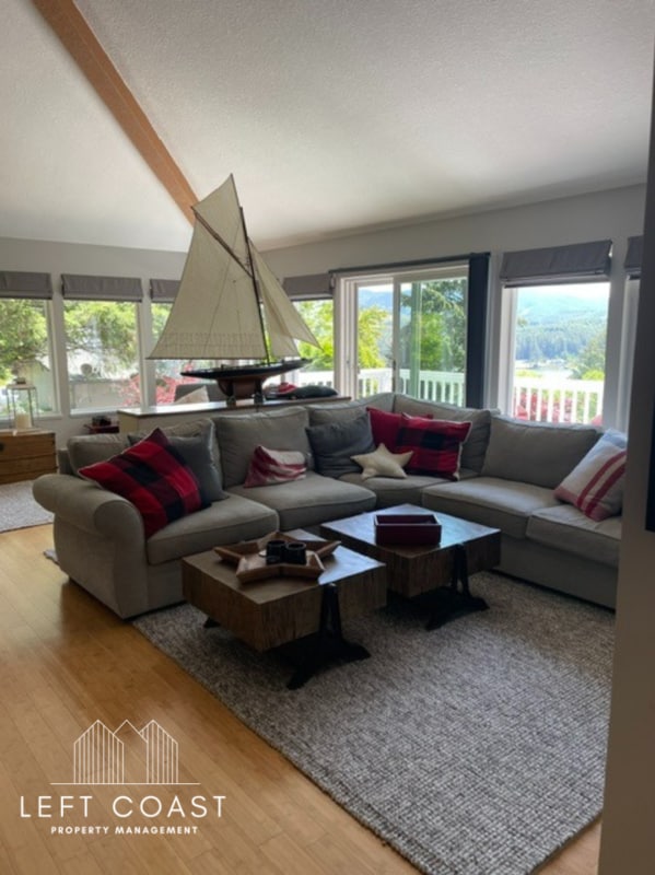 Building Photo - 1545 NE Regatta Way