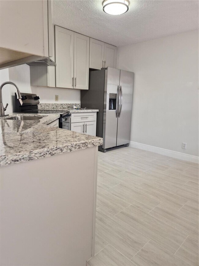 Building Photo - 17316 NW 63rd Ave