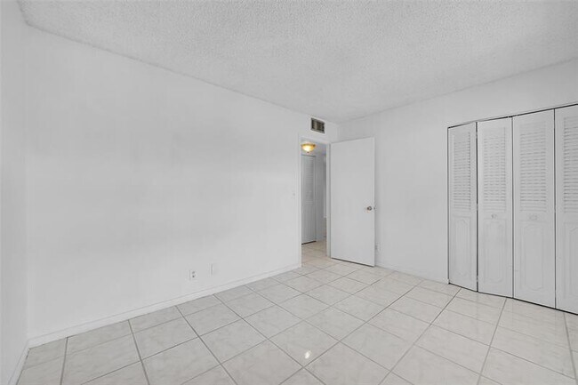 Building Photo - 2950 NW 46th Ave