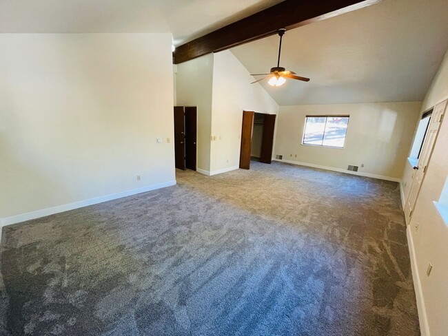 Building Photo - Spacious 4 bed 3 bath house for RENT in So...