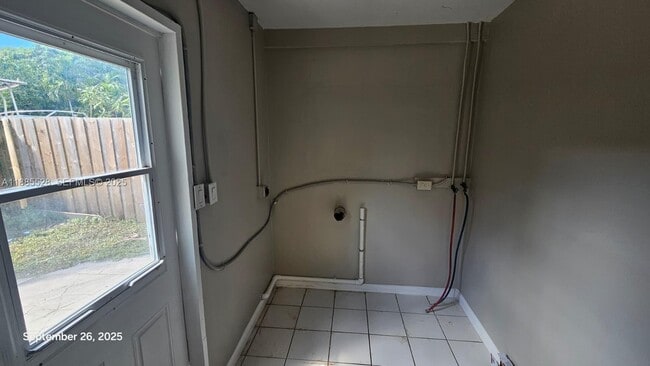 Building Photo - 2640 Garfield St