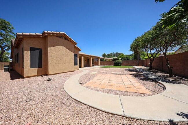 Building Photo - Now Available in Chandler! Spacious 4 Bedroom Home in Carino Estates!