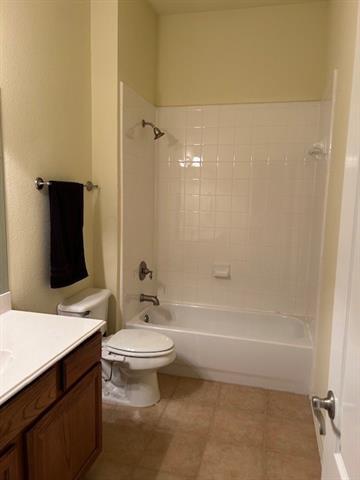 Building Photo - 28 Emerald Pond Dr