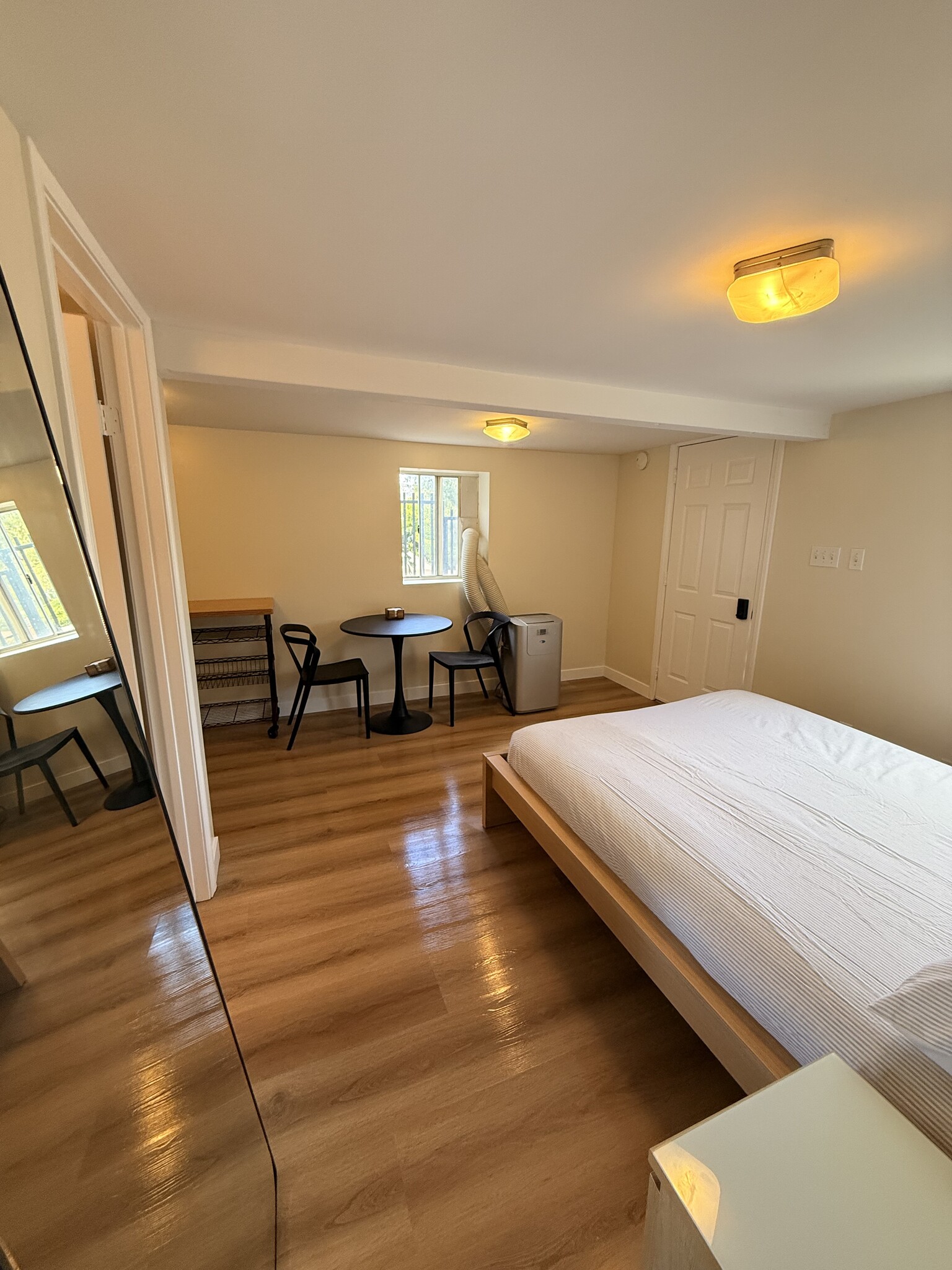 Building Photo - 1295 Foothill Dr