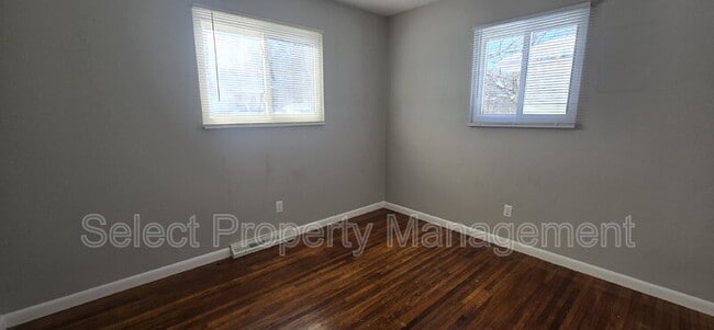 Building Photo - 2327 Deerwood Dr