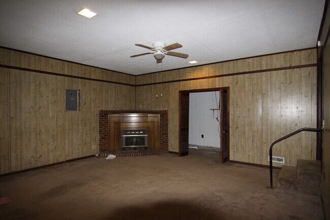 Building Photo - 2 Bedroom Home for rent in St. B Area!