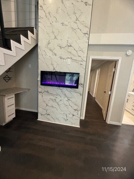 Building Photo - 7215 Holly Hill Dr