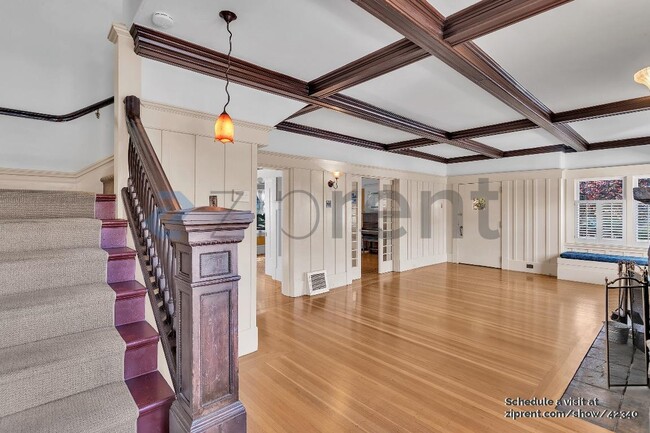 Building Photo - 654 Chetwood St