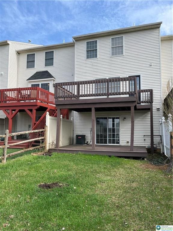 Building Photo - 338 S Oak St