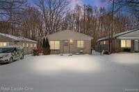 Building Photo - 21046 Wakedon St