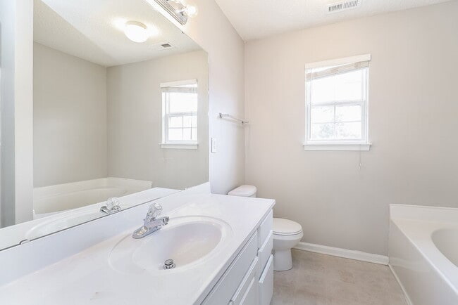 Building Photo - 9612 Ashlyn Elizabeth Ct