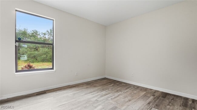 Building Photo - 2701 E 18th St