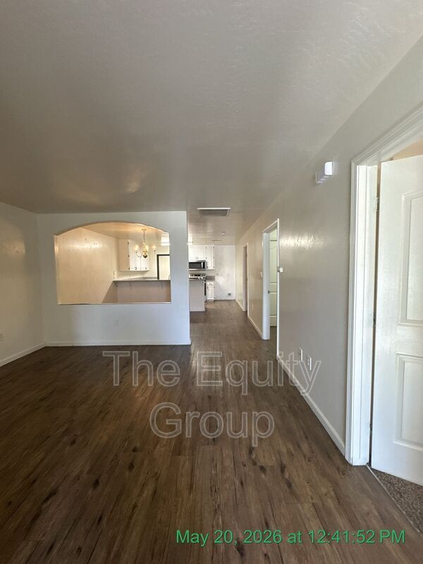 Building Photo - 407 N Park St