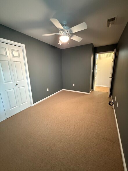 Building Photo - 1607 Briarwood Ln