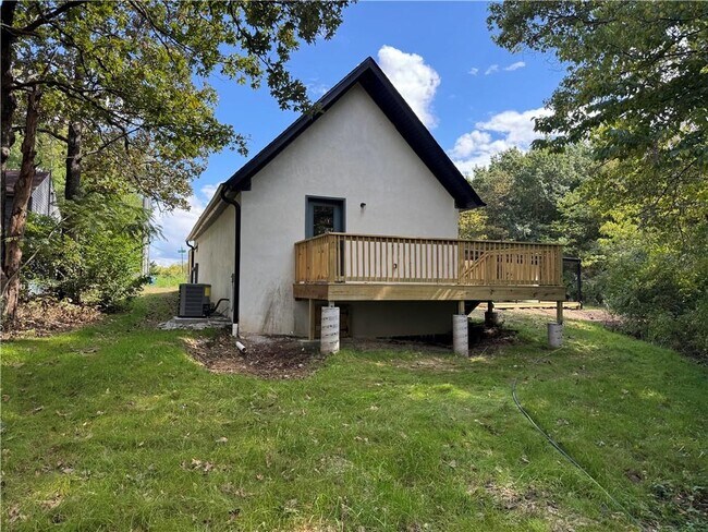 Building Photo - 1111 S Ray Ave