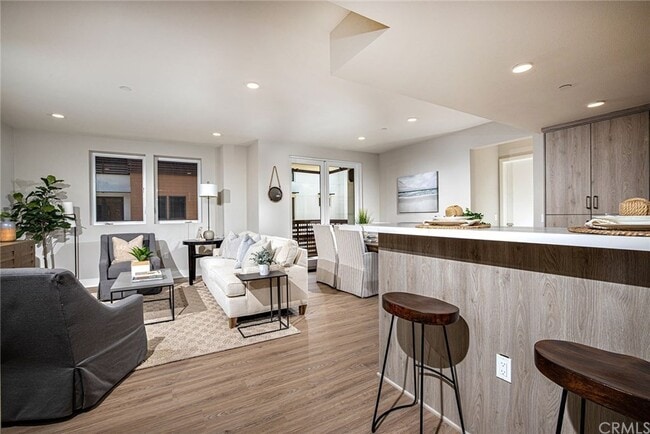 Building Photo - 6030 Seabluff Dr