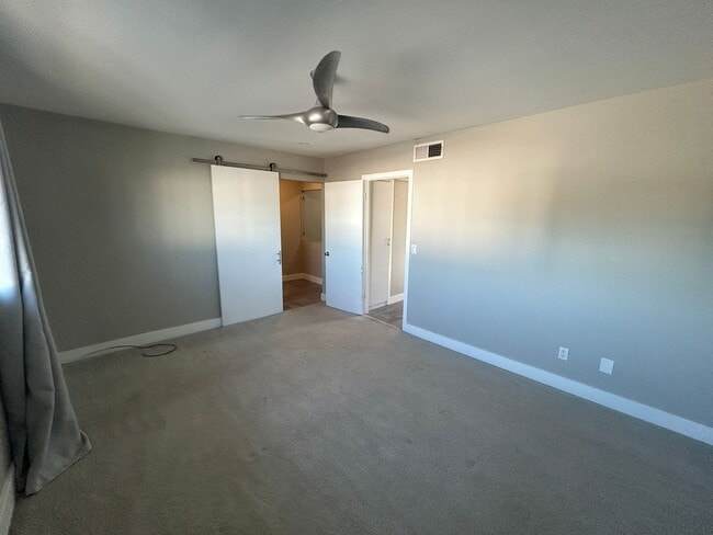 Building Photo - 2927 E Fairmount Ave