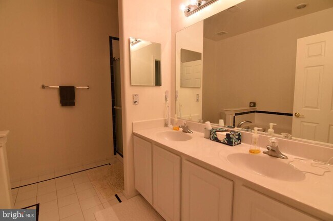 Building Photo - 22538 Landing Way