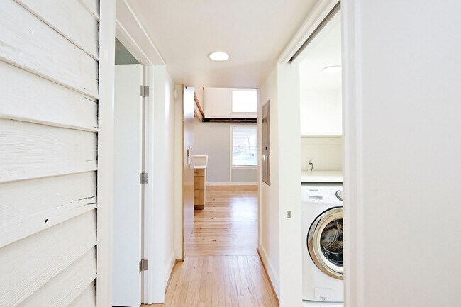 Building Photo - Charming Home in Fifeville, Downtown Charlottesville