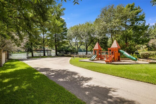 Building Photo - 2625 Arion Cir