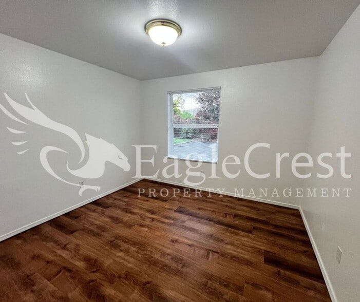 Building Photo - 706/708SCollege