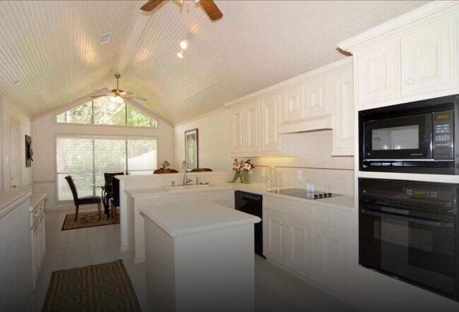 Building Photo - 414 Live Oak Ln