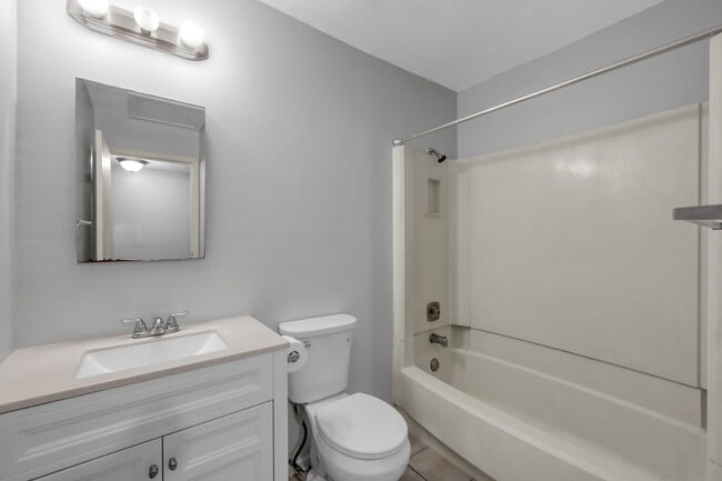 Building Photo - 83 Marabou Pl