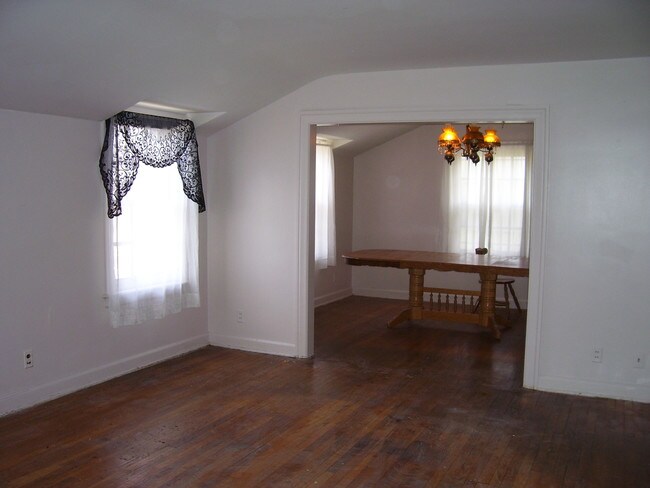 Building Photo - 2403 South Ave