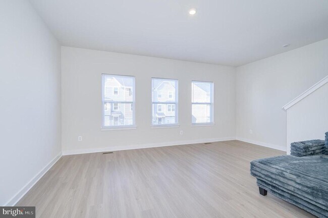 Building Photo - 14 Trotting Rd