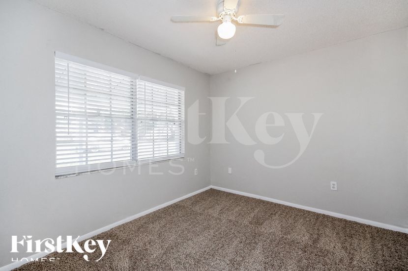 Building Photo - 1334 Grace St N