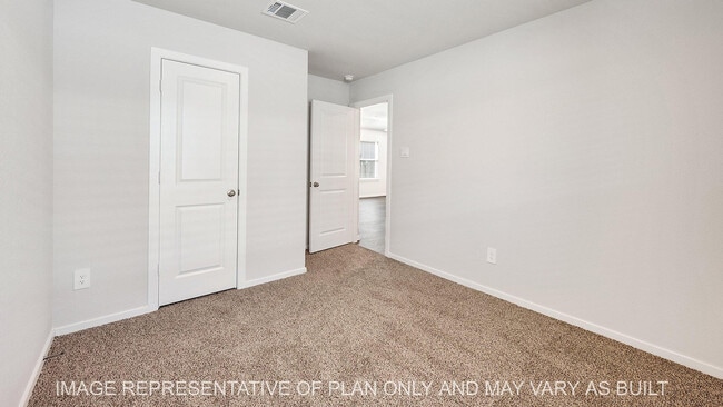 Building Photo - 876 Kickapoo Ln