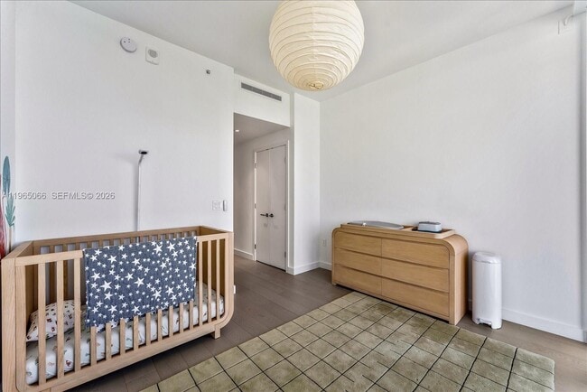 Building Photo - 501 West Ave