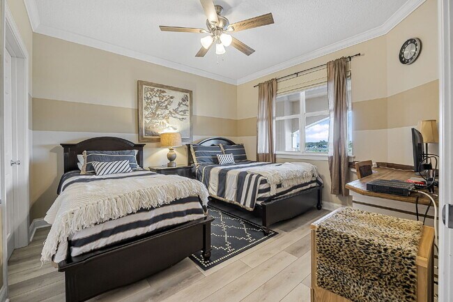 Building Photo - Available for a 7-12 month lease, Unit 208 has a beautiful oceanfront setting.