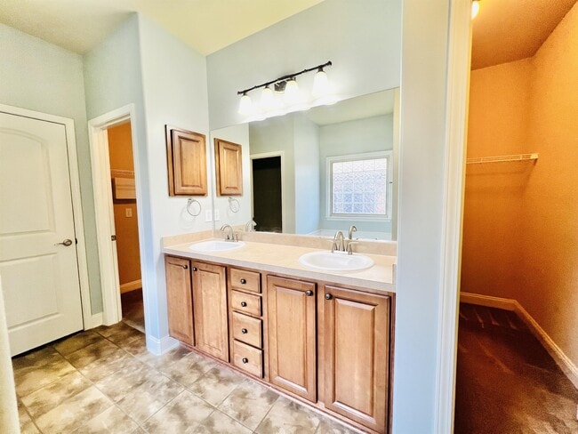 Building Photo - 630 Summer Cove Cir NW